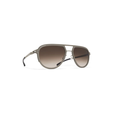 RIMOWA × MYKITA MR006 Aviator zonnebril Clay Green/Clay Green / Rawbrown Gradient – schuin aanzicht