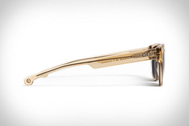 Entourage of 7 Beacon 1020 XL